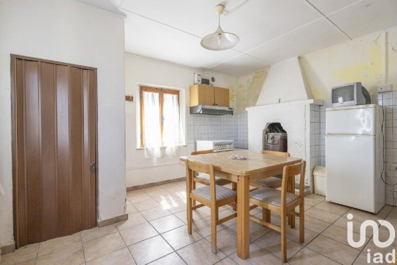 Detached house in Osimo