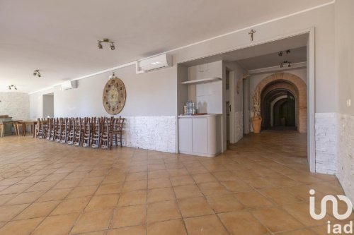 Kommersiell byggnad i Castelfidardo