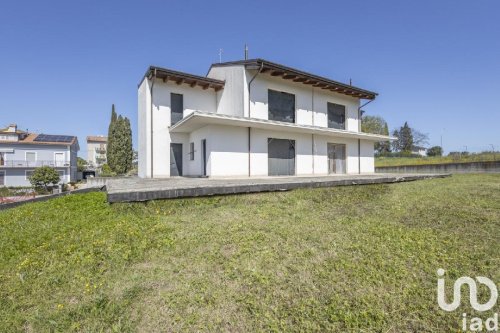 Semi-detached house in Osimo