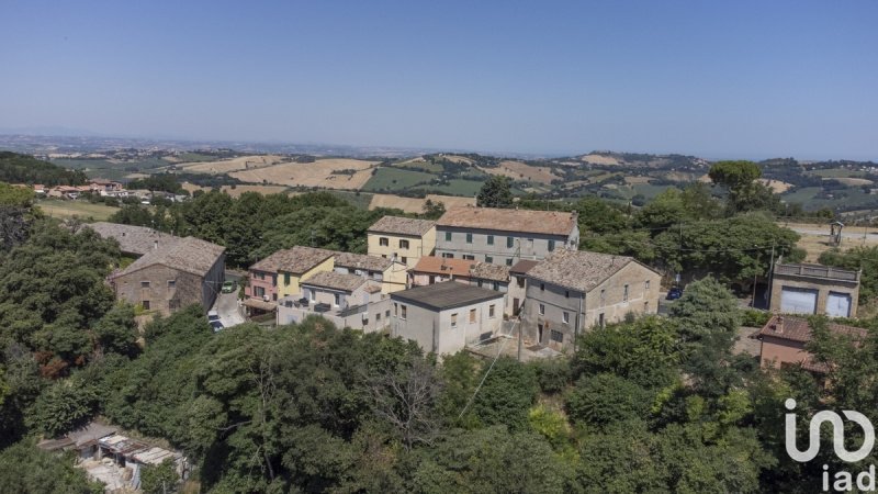 Country house in Offagna