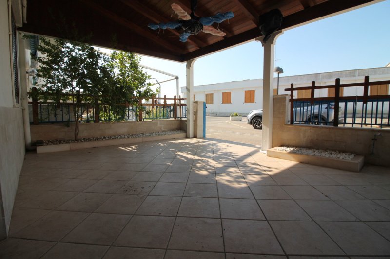 奥斯图尼联排别墅