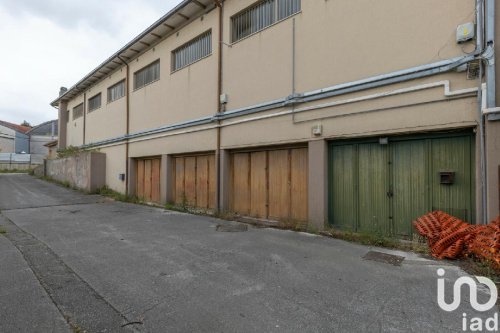 Kommersiell byggnad i Ancona