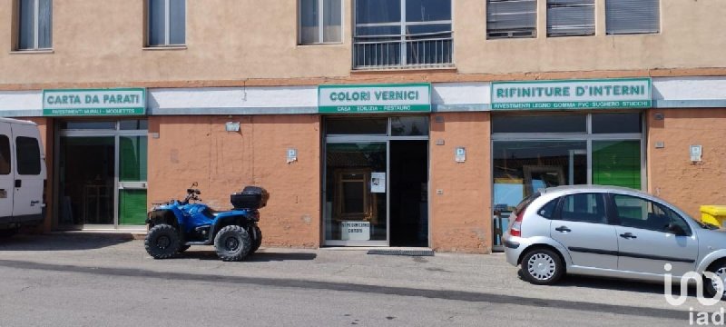 Inmueble comercial en Osimo