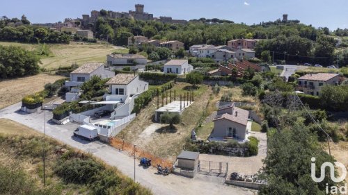 Строительный участок в Оффанья