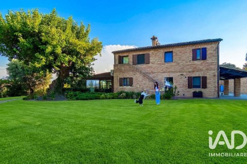 Villa in Osimo