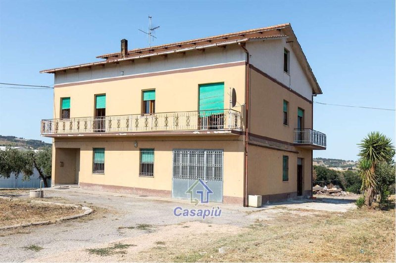 Casa independiente en Montecosaro