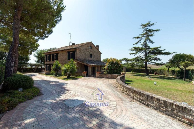 Villa in Loreto