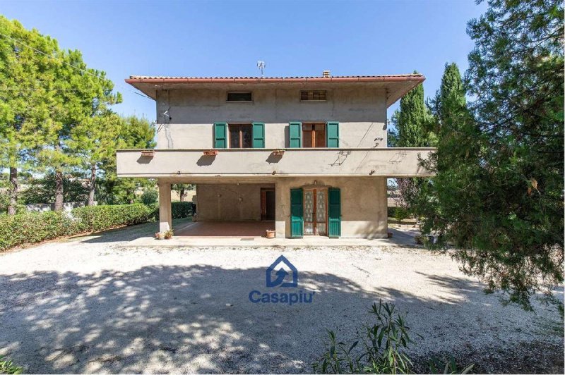 Особняк в Монтелупоне