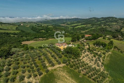 Detached house in Todi