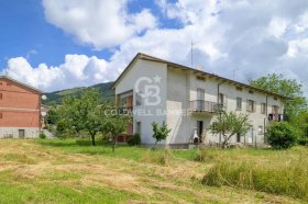 Apartamento en Scheggia e Pascelupo