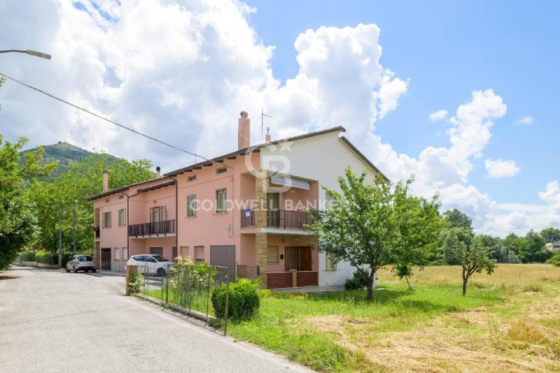 Apartamento em Scheggia e Pascelupo