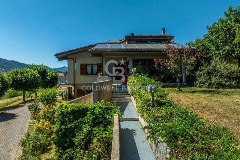 Villa in Scheggia e Pascelupo