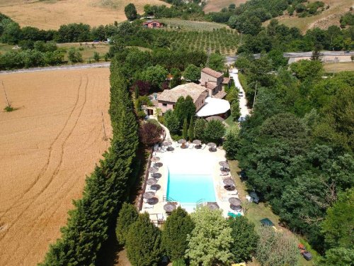 Casa de campo en Cantiano