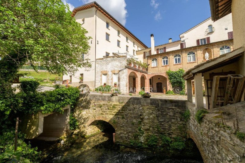 Maison de campagne à Gualdo Tadino