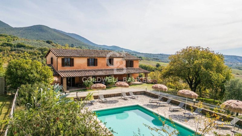 Casa de campo em Montecchio