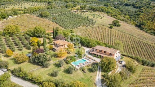 Casa di campagna a Montecchio