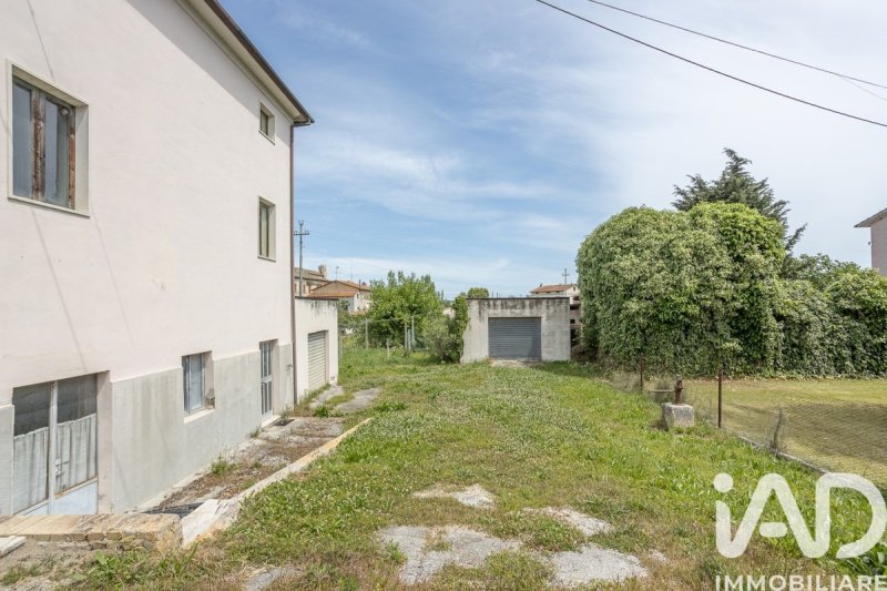 Detached house in Montelupone