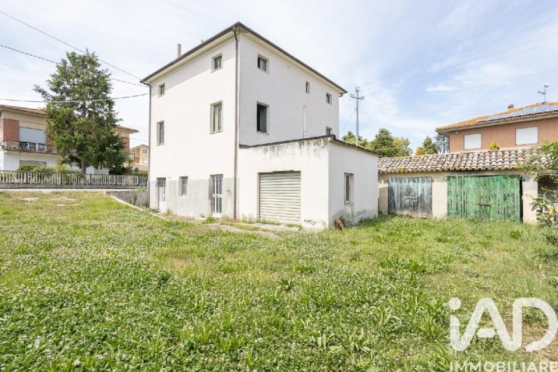 Detached house in Montelupone