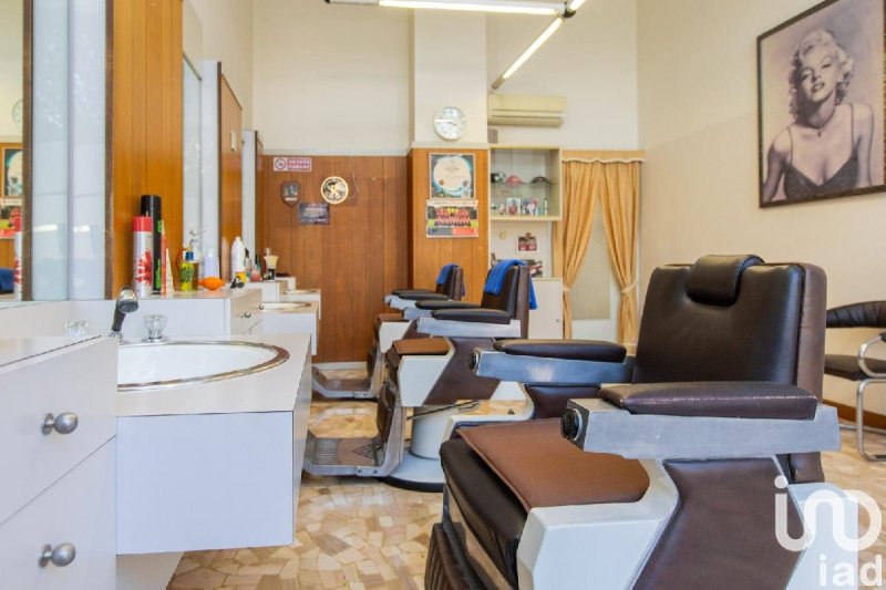 布斯托阿西齐奥商业房产