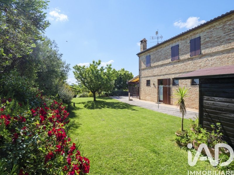 Villa in Osimo