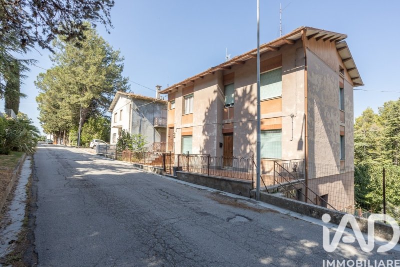 Apartamento em Montecarotto