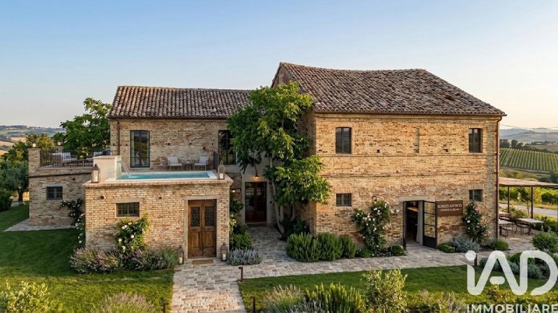 Casa de campo em Potenza Picena