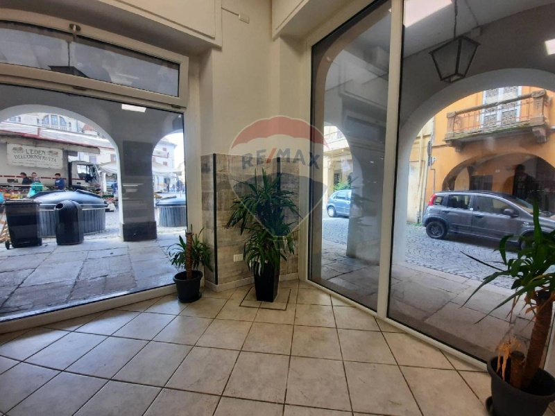 Commercial property in Valenza