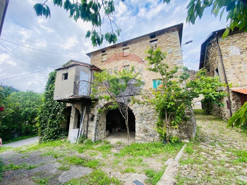 House in Varese Ligure