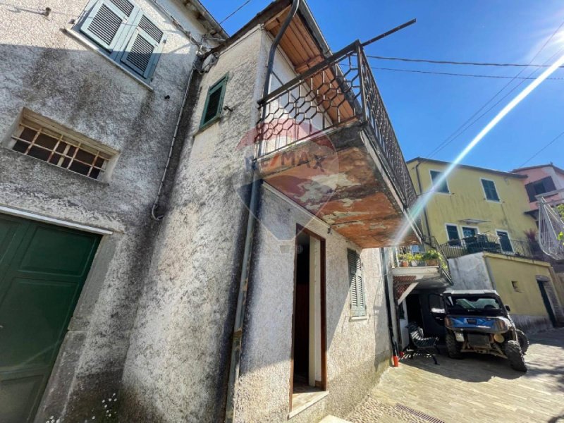 Semi-detached house in Sesta Godano