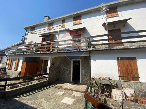 Semi-detached house in Rezzoaglio