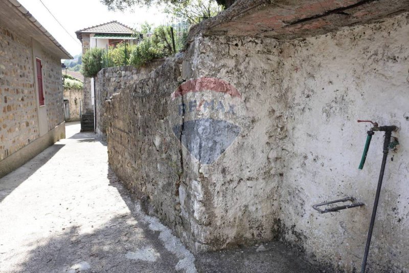 Casa geminada em Sesta Godano