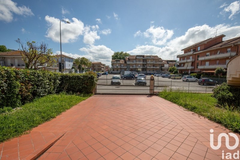 Commercial property in Sant'Elpidio a Mare