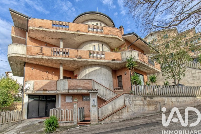 滨海圣埃尔皮迪奥公寓