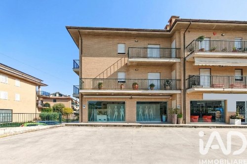 Local commercial à Magliano di Tenna