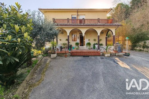 Doppelhaushälfte in Fermo