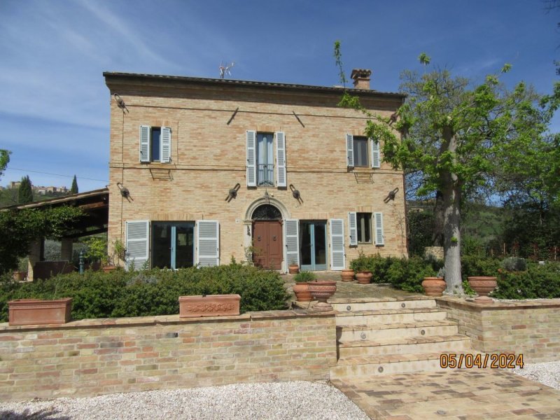 Maison de campagne à Loro Piceno