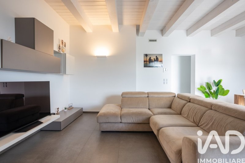Двухквартирный дом в Филоттрано