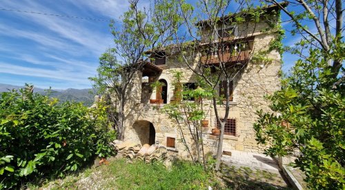 Klein huisje op het platteland in Acquasanta Terme