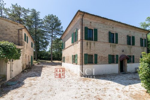 Villa en Serrapetrona