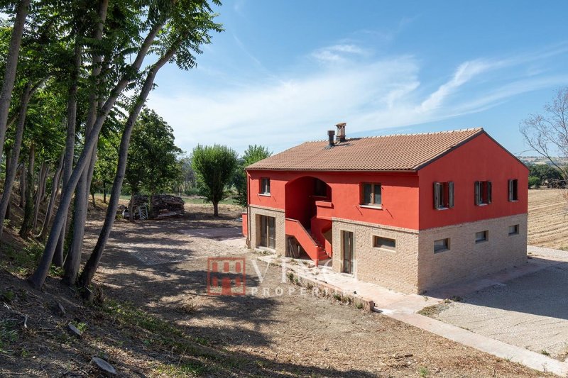 Ferme à Montelupone