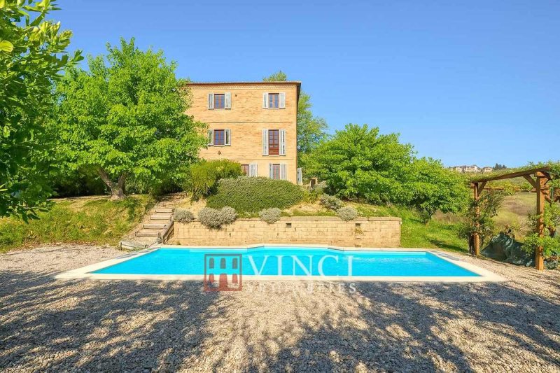 Отдельно стоящий дом в Карассай