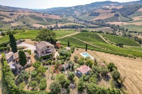 Отдельно стоящий дом в Монтефьоре-делл'Азо