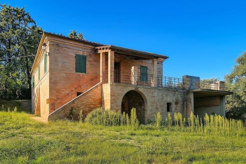 Casolare a Cossignano