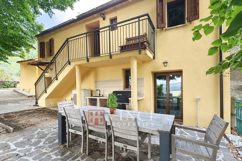 Klein huisje op het platteland in San Severino Marche