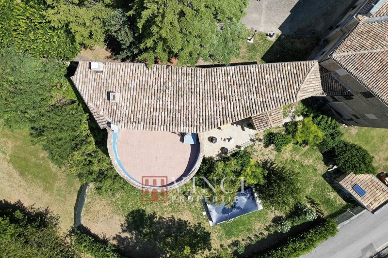 Casa histórica em Rosora