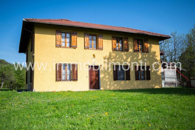 Farmhouse in Cremolino