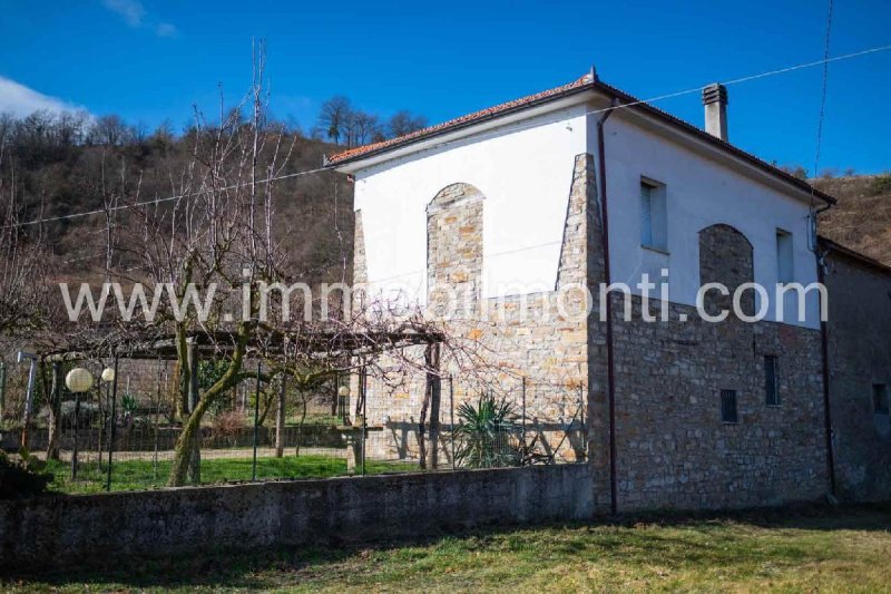 Bauernhaus in Roccaverano