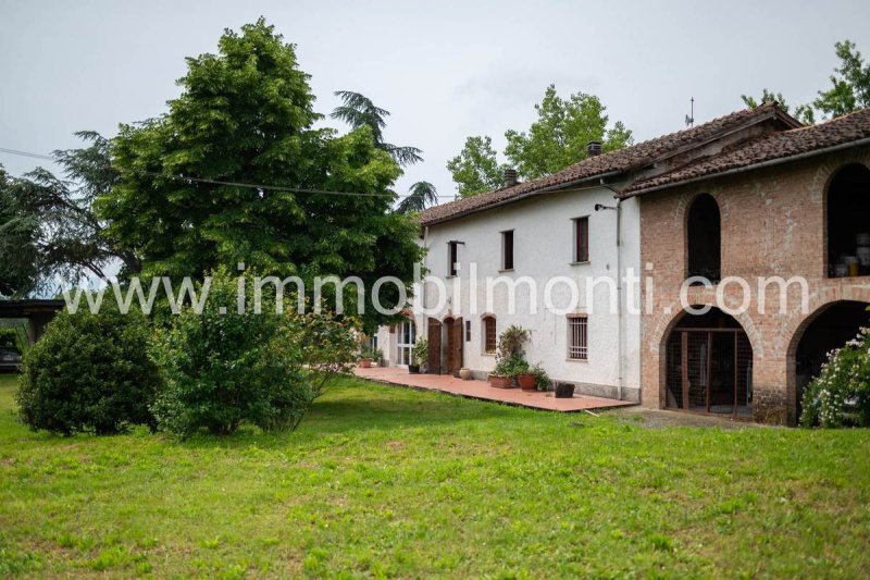 Farmhouse in Rocca Grimalda