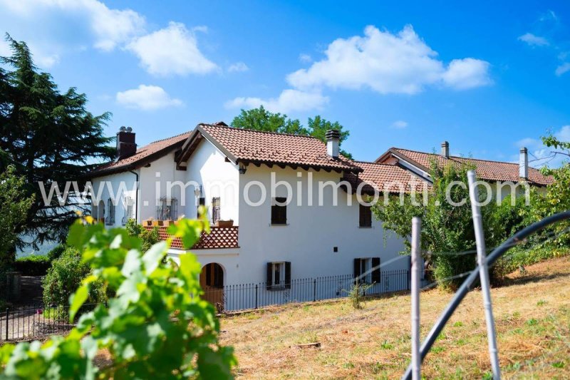 Farmhouse in Vesime