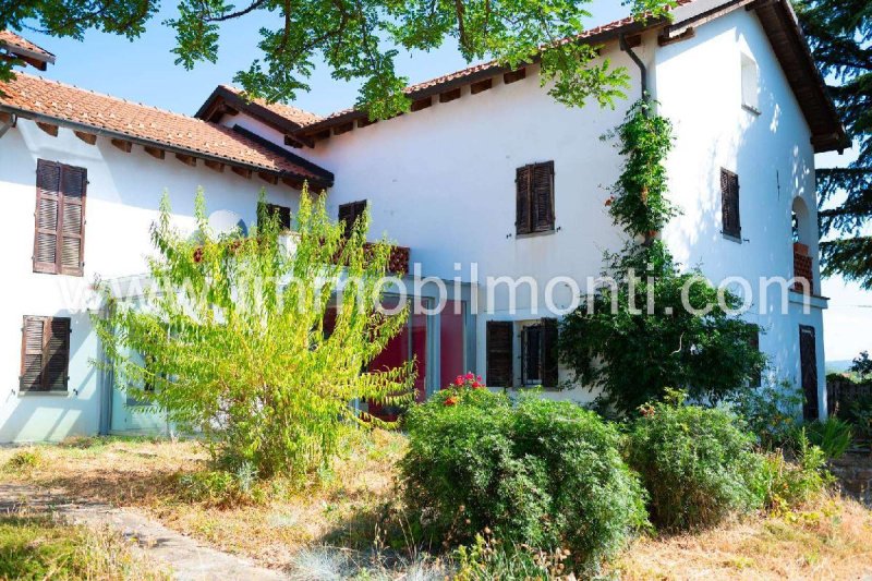 Farmhouse in Vesime